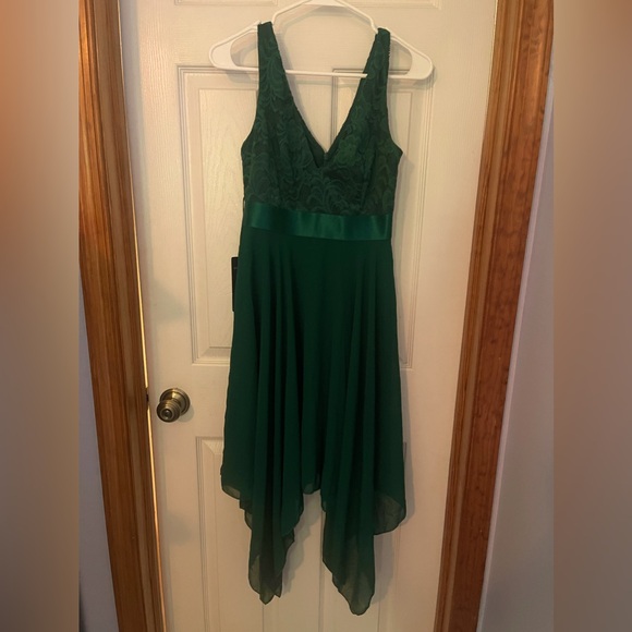 NWT Ever-Pretty women’s size 6 (or medium) A-line dress - Picture 5 of 9